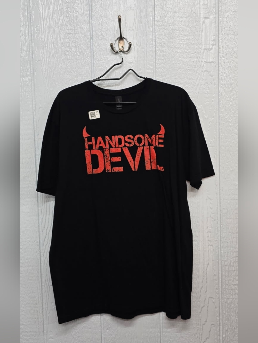 New XL Gildan Black Short-Sleeve Tee with Red "Handsome Devil" Graphic